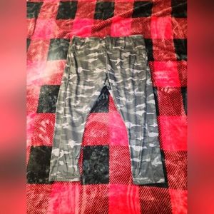 Athleta Ultimate Camo 7/8 Tight Leggings Grey Gray Camouflage Size 3XL In exce